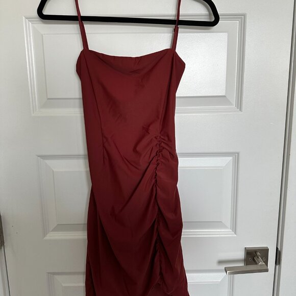 NWT Tiger Mist Open Back Strappy Mini Dress in Burgundy - Picture 2 of 3